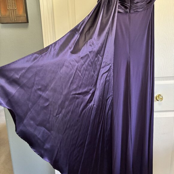 Elegant Purple One-Shoulder Gown with Draped Cape Overlay  Formal Evening Dress - Picture 2 of 4